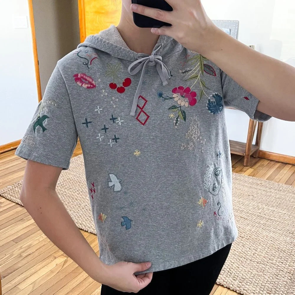Johnny Was Gray Embroidered Short Sleeve Hooded Top Bohemian Pullover Hoodie S